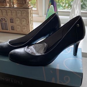 Life Stride Black Comfy Heels
